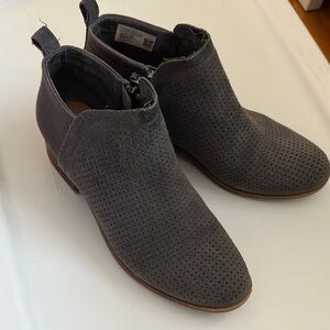 Toms Women Perforated Suede Boots - Gray